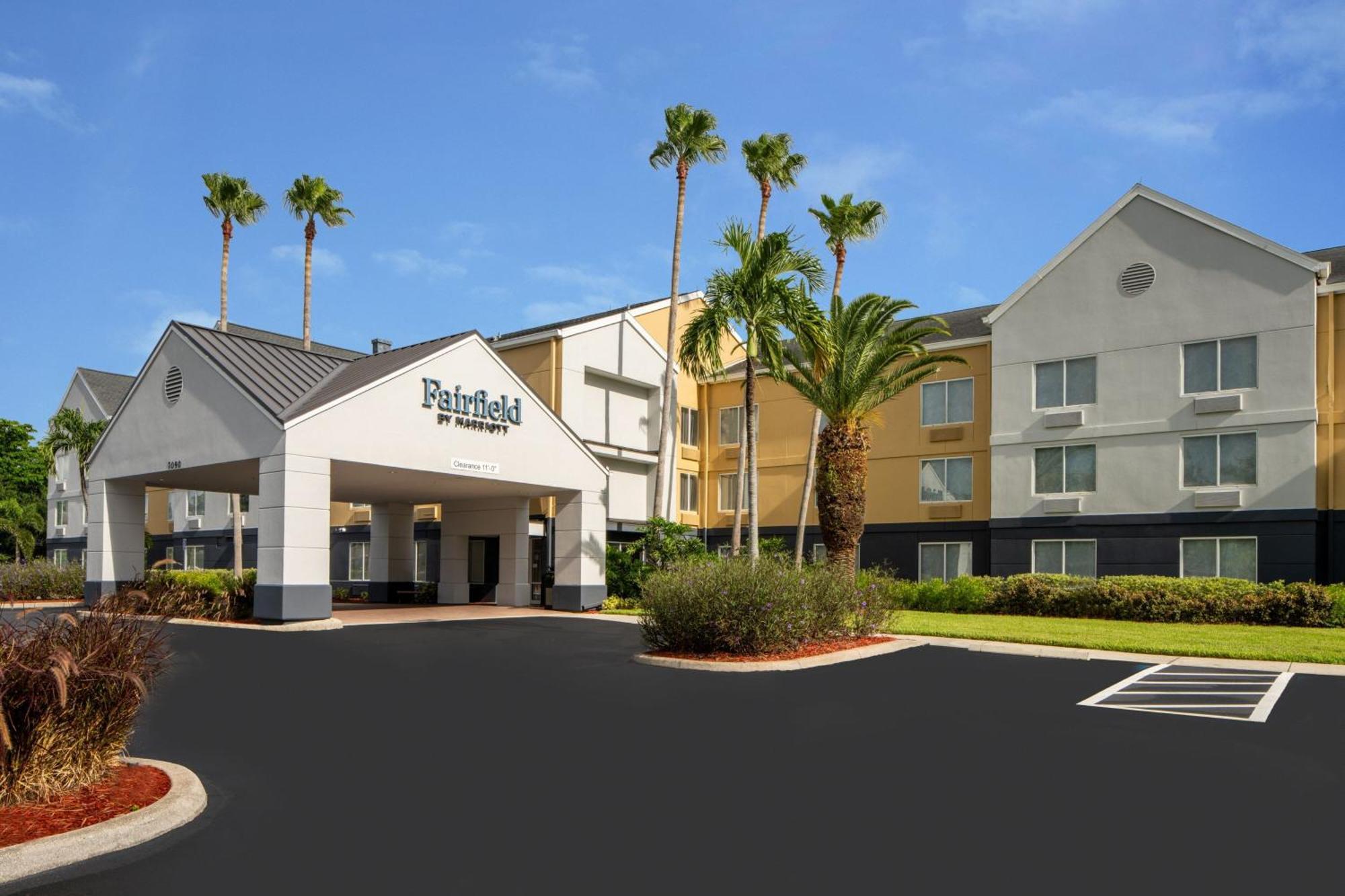 Fairfield Inn & Suites By Marriott Fort Myers Cape Coral Cypress Lake Εξωτερικό φωτογραφία