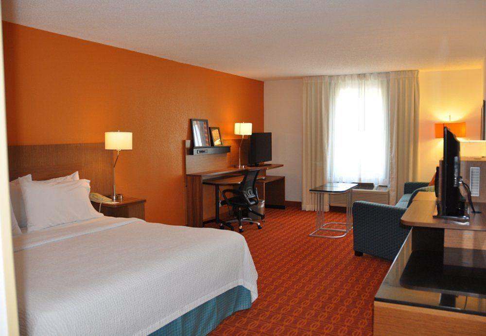 Fairfield Inn & Suites By Marriott Fort Myers Cape Coral Cypress Lake Εξωτερικό φωτογραφία