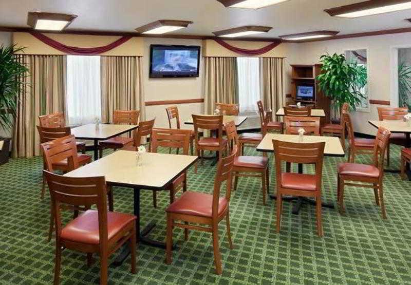 Fairfield Inn & Suites By Marriott Fort Myers Cape Coral Cypress Lake Εστιατόριο φωτογραφία